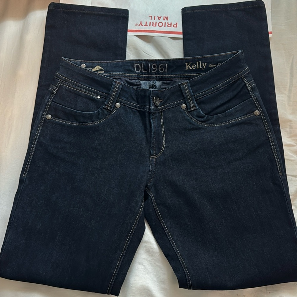 DL1961 Kelly Slim Straight 4way stretch 28